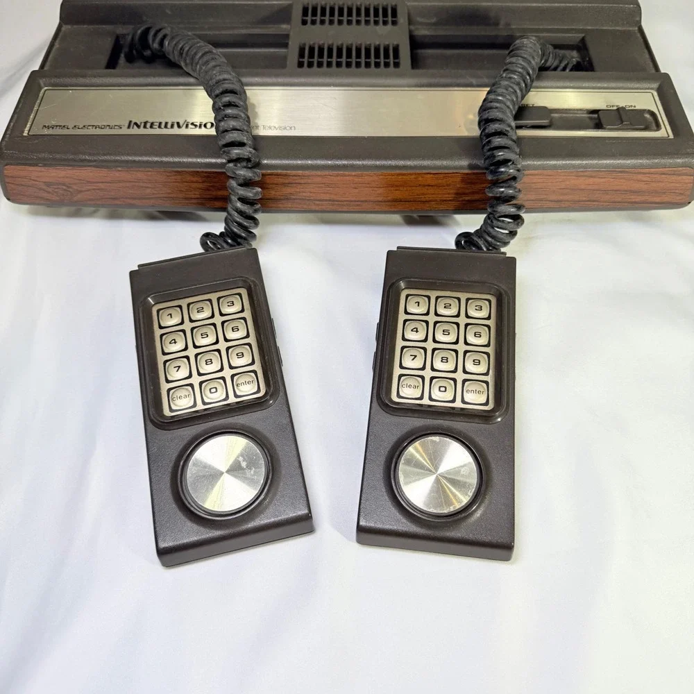 Mattel Electronics IntelliVision Model 2609 Vintage Video Game Console Woodgrain